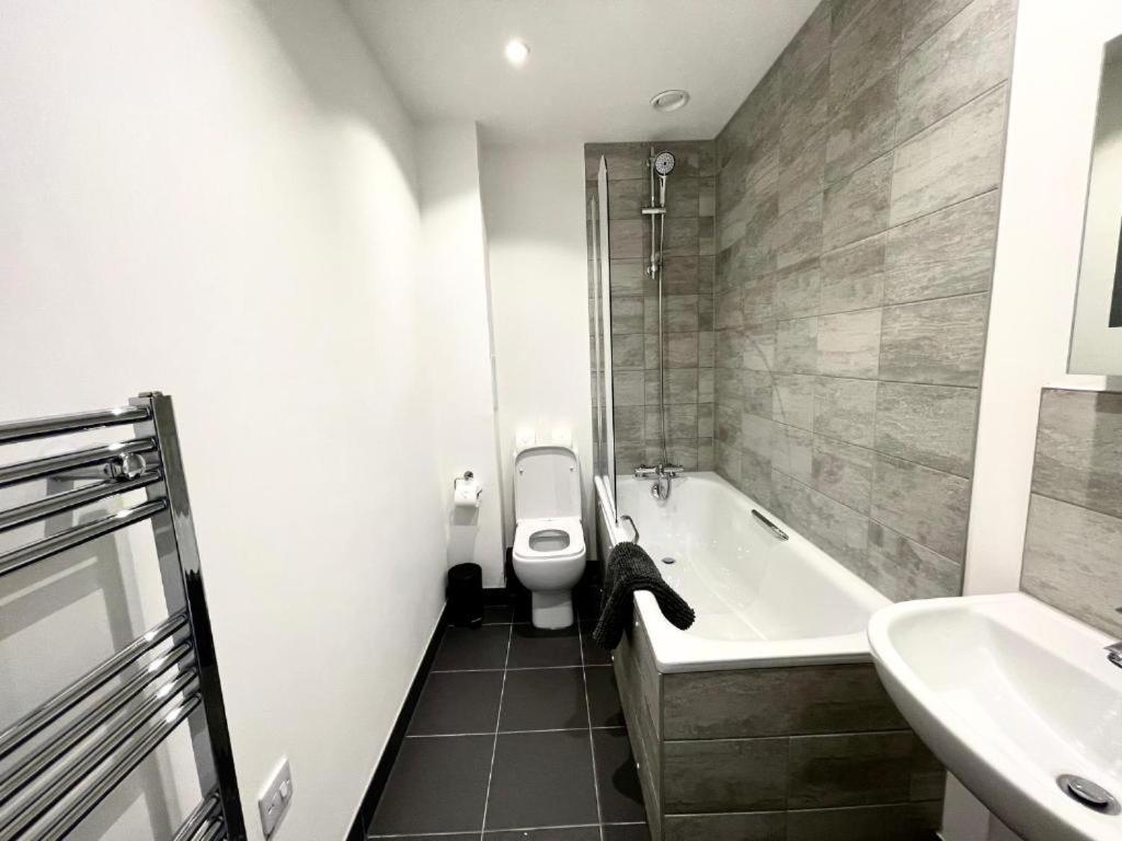 Bayard Plaza Penthouse Apartments 피터버러 외부 사진