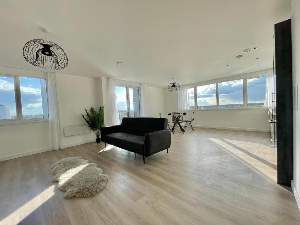 Bayard Plaza Penthouse Apartments 피터버러 외부 사진