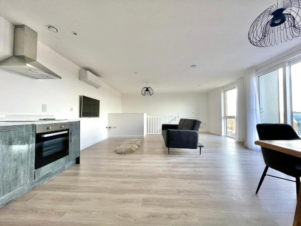 Bayard Plaza Penthouse Apartments 피터버러 외부 사진