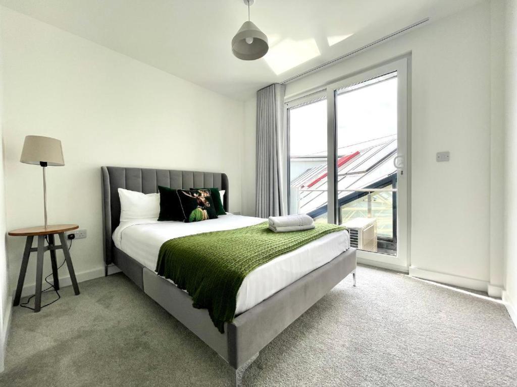Bayard Plaza Penthouse Apartments 피터버러 외부 사진