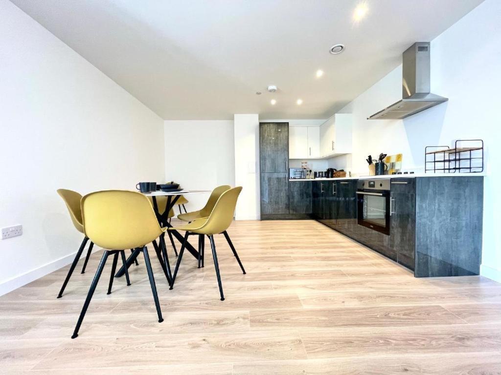 Bayard Plaza Penthouse Apartments 피터버러 외부 사진