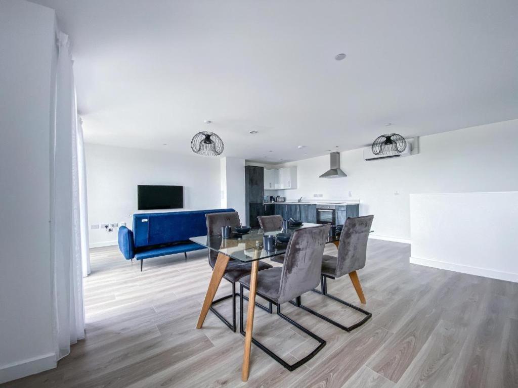 Bayard Plaza Penthouse Apartments 피터버러 외부 사진