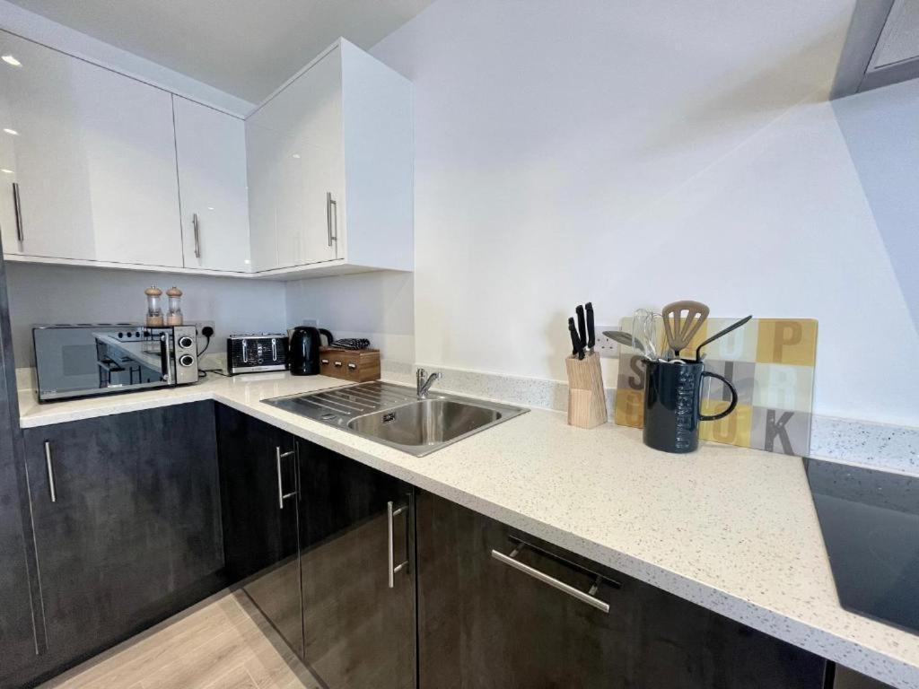 Bayard Plaza Penthouse Apartments 피터버러 외부 사진