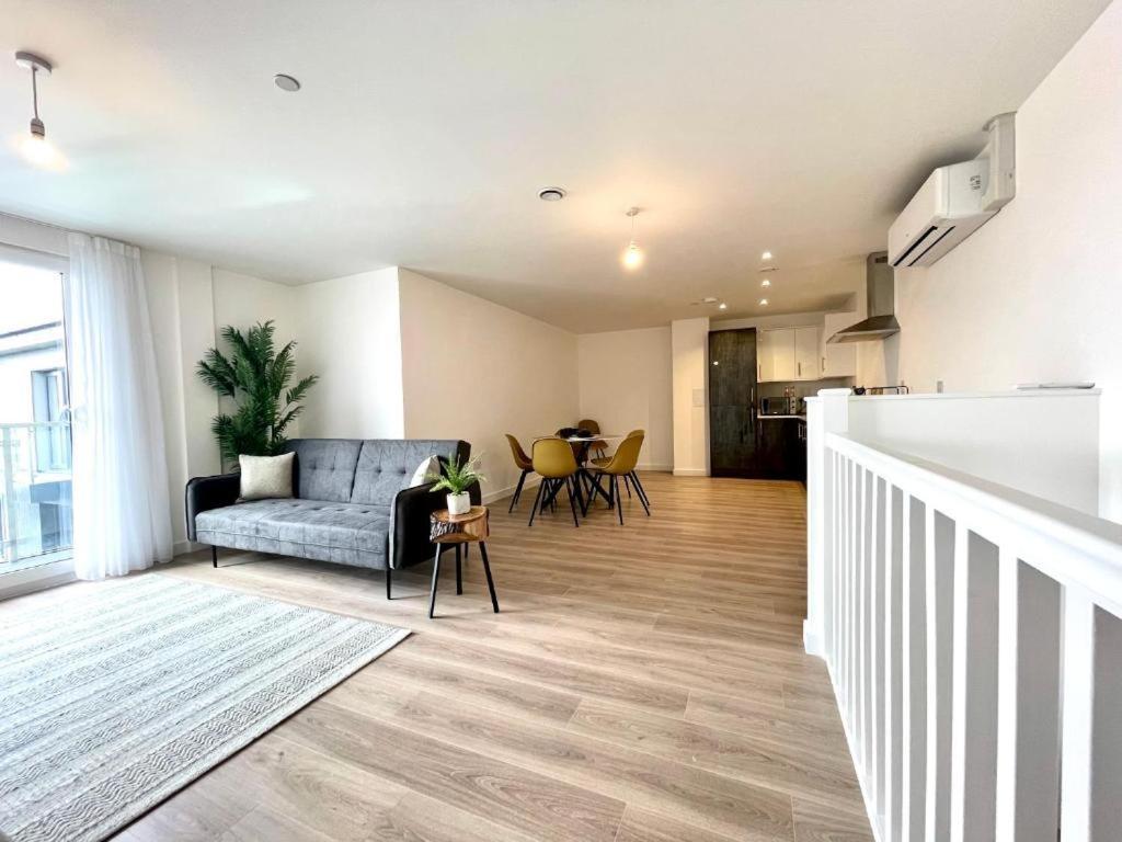 Bayard Plaza Penthouse Apartments 피터버러 외부 사진