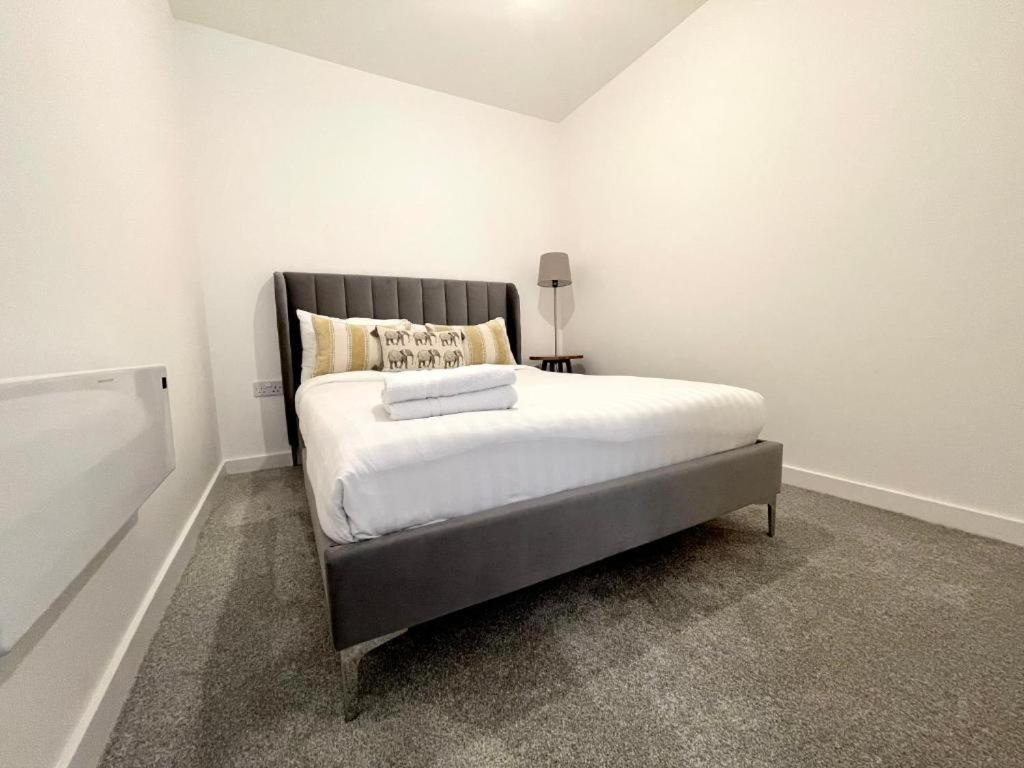 Bayard Plaza Penthouse Apartments 피터버러 외부 사진